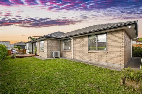 Photo of property in 8 Grenache Way, Kumeu, 0810