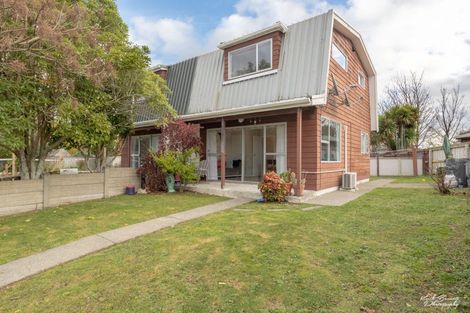 Photo of property in 8j Montgomery Crescent, Clouston Park, Upper Hutt, 5018