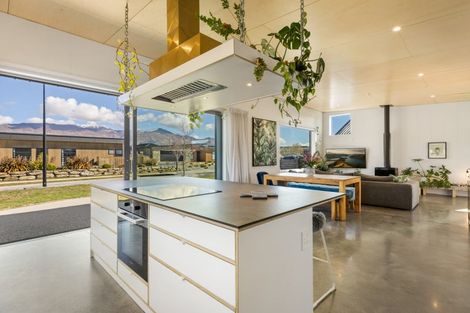 Photo of property in 6 Pounamu Avenue, Albert Town, Wanaka, 9305