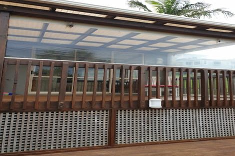 Photo of property in 701a Beach Road, Rothesay Bay, Auckland, 0630