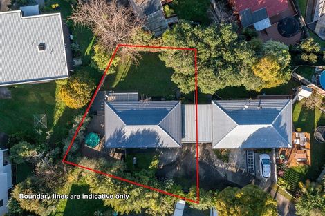 Photo of property in 1/6 Phillipa Place, Browns Bay, Auckland, 0630