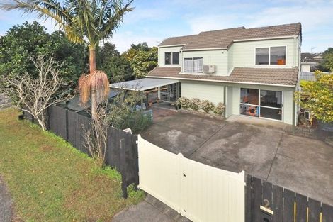 Photo of property in 2 Edwin Freeman Place, Ranui, Auckland, 0612