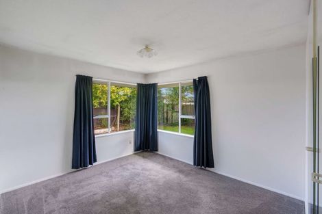 Photo of property in 16 Watson Place, Rangiora, 7400