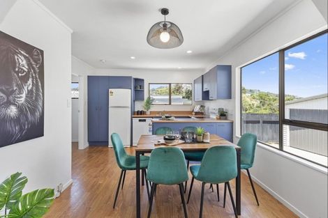 Photo of property in 24 John Witton Drive, Crofton Downs, Wellington, 6035