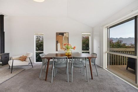 Photo of property in 2a Bird Place, Fernhill, Queenstown, 9300