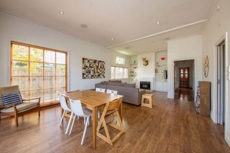 Photo of property in 31 Sutherland Road, Point Chevalier, Auckland, 1025