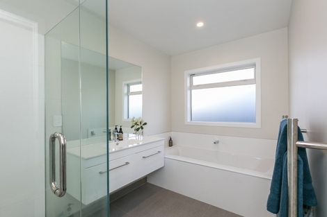 Photo of property in 18 Drovers Way, Frimley, Hastings, 4120