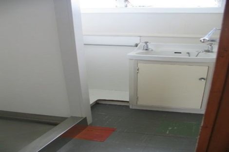 Photo of property in 28-30 Lake Pupuke Drive, Takapuna, Auckland, 0622