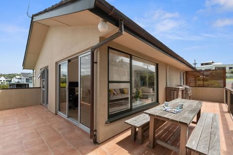 Photo of property in 1/99 Hebron Road, Waiake, Auckland, 0630