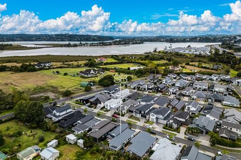 Photo of property in 11 Makete Crescent, Hobsonville, Auckland, 0618
