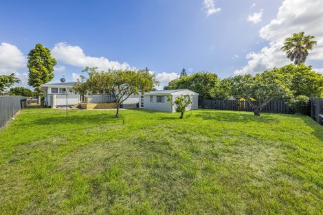 Photo of property in 16 Eastburn Street, Papakura, 2110