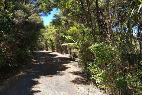 Photo of property in 164-166 Lone Kauri Road, Karekare, New Lynn, 0772