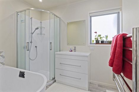 Photo of property in 1 Pohutukawa Grove, Titahi Bay, Porirua, 5022