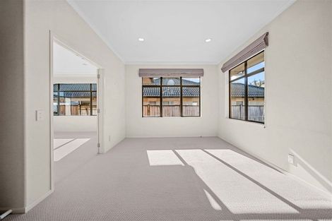 Photo of property in 8 Pennygale Close, Flat Bush, Auckland, 2016