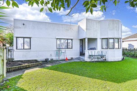 Photo of property in 706 Avenue Road East, Parkvale, Hastings, 4122