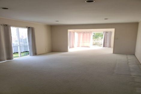 Photo of property in 1/1 Emma Court, Northpark, Auckland, 2013