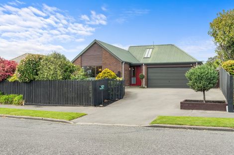 Photo of property in 6 Westgrove Avenue, Avonhead, Christchurch, 8042