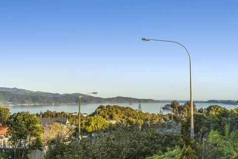 Photo of property in 227 Dowse Drive, Maungaraki, Lower Hutt, 5010