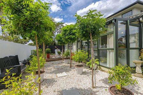 Photo of property in 18 Winston Avenue, Hokowhitu, Palmerston North, 4410