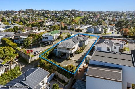 Photo of property in 154 Carlisle Road, Northcross, Auckland, 0632