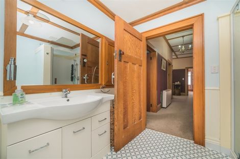 Photo of property in 34 Argyle Avenue, Takaro, Palmerston North, 4410