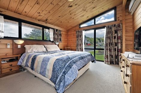 Photo of property in 172 Wiseley Road, West Harbour, Auckland, 0618