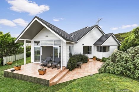 Photo of property in 32 Ashton Fitchett Drive, Brooklyn, Wellington, 6021