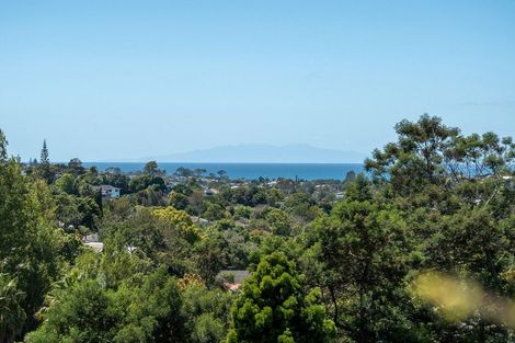 Photo of property in 60a Topliss Drive, Northcross, Auckland, 0632