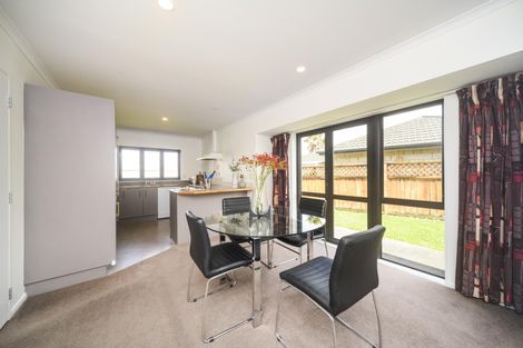 Photo of property in 9 Alpine Grove, Kelvin Grove, Palmerston North, 4414