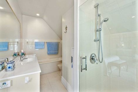 Photo of property in 12 Makora Street, Fendalton, Christchurch, 8041