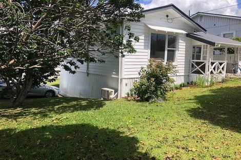 Photo of property in 1/2 East Coast Road, Milford, Auckland, 0620