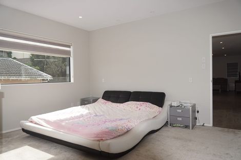 Photo of property in 83a Lake Road, Northcote, Auckland, 0627
