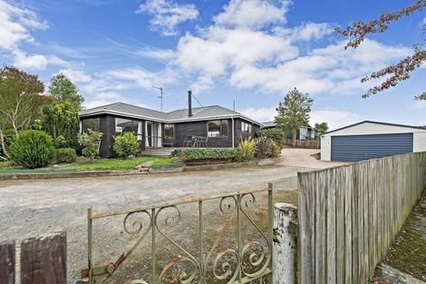 Photo of property in 1 Beach Crescent, Waikuku Beach, 7473