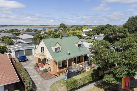 Photo of property in 14 Hadley Wood Drive, Wattle Downs, Auckland, 2103