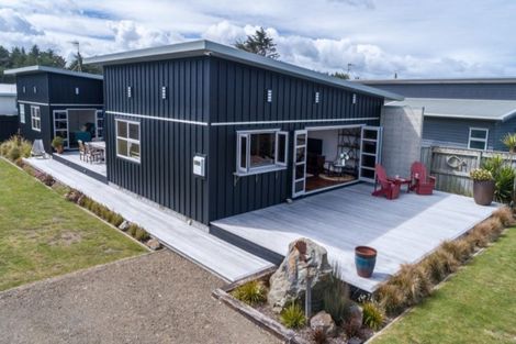 Photo of property in 42a Kent Avenue, Waitarere Beach, Levin, 5510