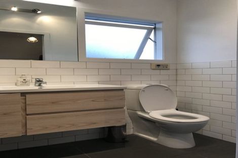 Photo of property in 33 Dakota Avenue, Beach Haven, Auckland, 0626