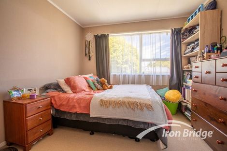 Photo of property in 2 Hartford Crescent, Totara Park, Upper Hutt, 5018