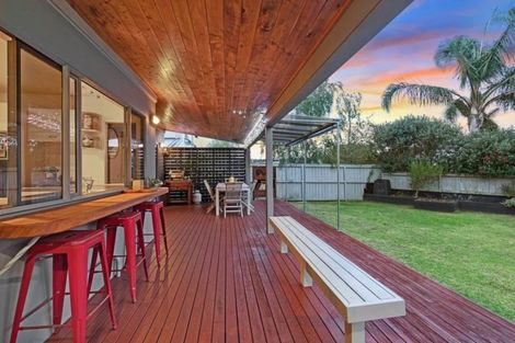 Photo of property in 2/25 The Avenue, Albany, Auckland, 0632