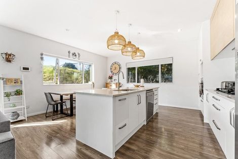 Photo of property in 33 Kaipuke Crescent, Gulf Harbour, Whangaparaoa, 0930