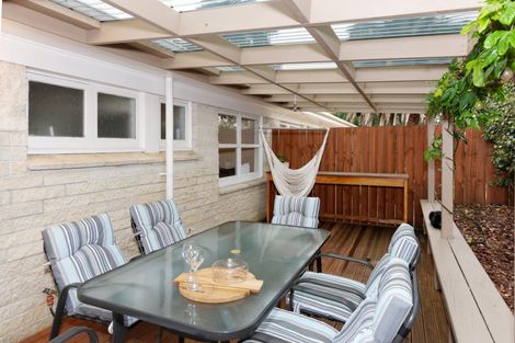 Photo of property in 1/112 Ennis Avenue, Pakuranga Heights, Auckland, 2010