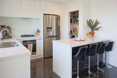 Photo of property in 31 Soleares Avenue, Mount Pleasant, Christchurch, 8081