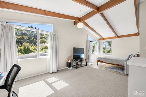 Photo of property in 18 Harbour View Road, Harbour View, Lower Hutt, 5010