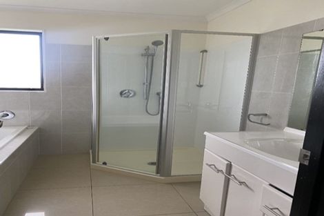 Photo of property in 85 Keri Vista Rise, Papakura, 2110