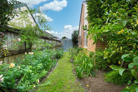 Photo of property in 7 Hibernian Drive, Ranui, Auckland, 0612