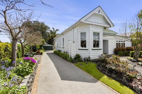 Photo of property in 46 Forest Lake Road, Forest Lake, Hamilton, 3200