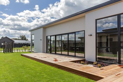 Photo of property in 10 Tussle Grove, Halswell, Christchurch, 8025