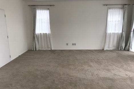 Photo of property in 60 Harrowglen Drive, Northcross, Auckland, 0630