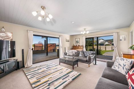 Photo of property in 136 Lisland Drive, Kinloch, Taupo, 3377