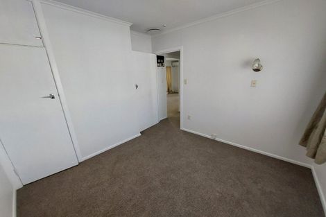 Photo of property in 1/27 Exmouth Road, Northcote, Auckland, 0627