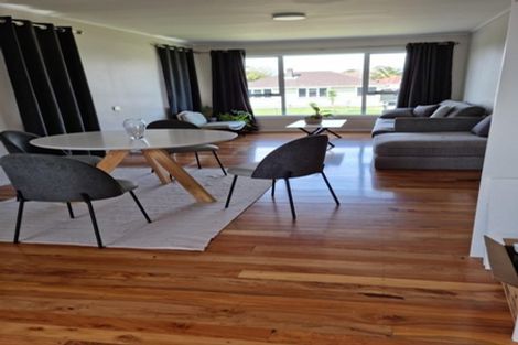 Photo of property in 14 Mariner Street, Mangere, Auckland, 2022